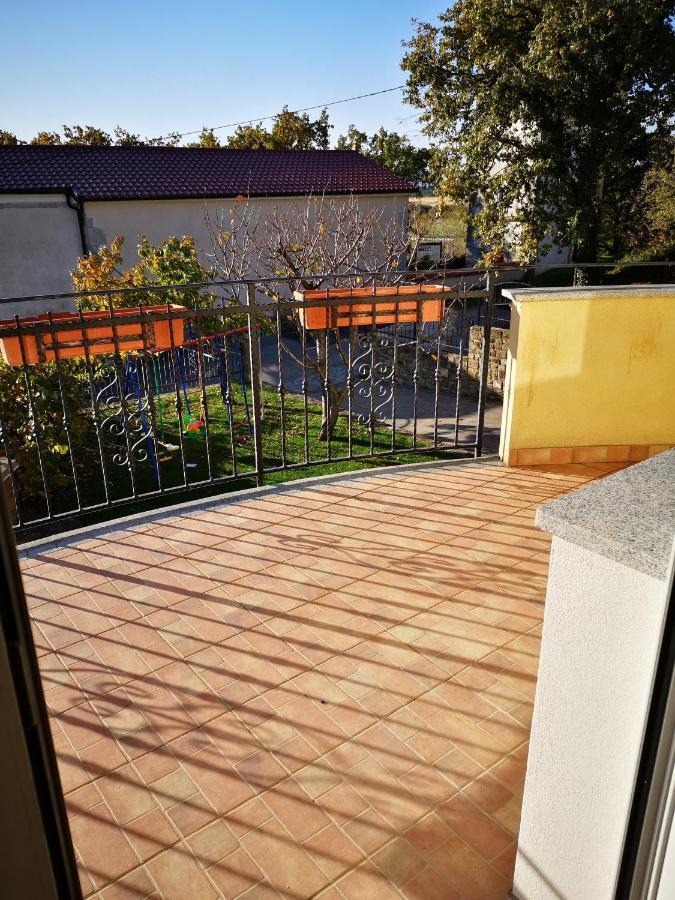 Apartma Apollonio Črni Kal Exterior foto